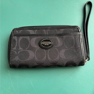 Coach Signature Black Wristlet